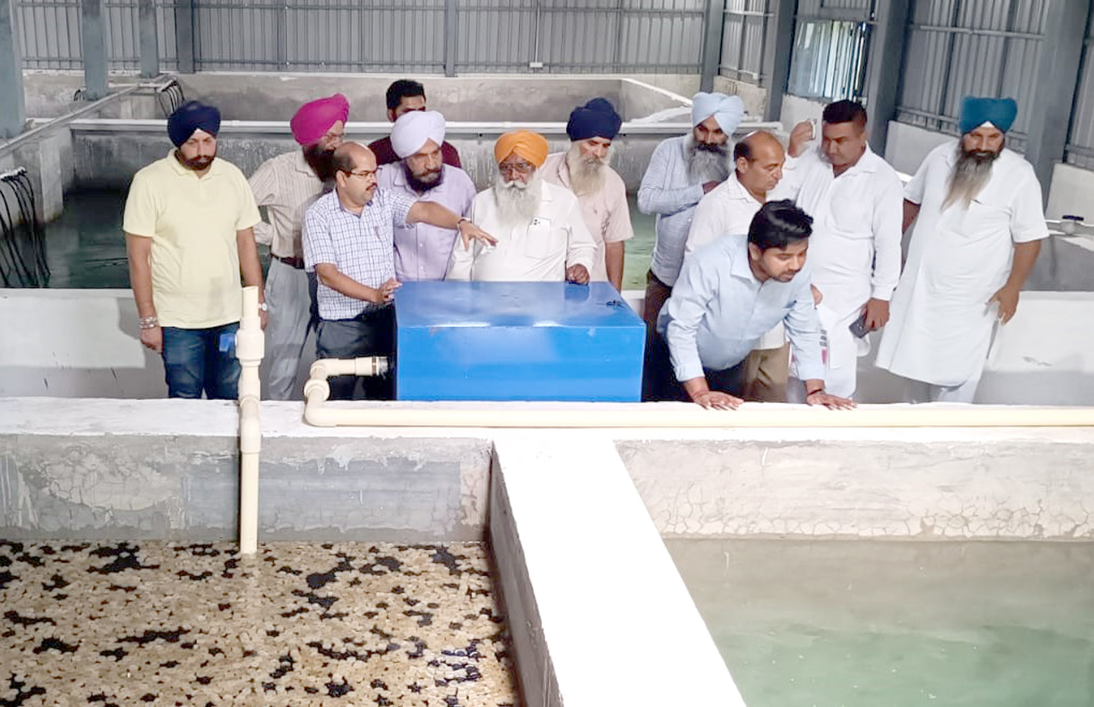 वेटरनरी विश्वविद्यालय ने प्रगतिशील मछली किसानों की बैठक का किया आयोजन